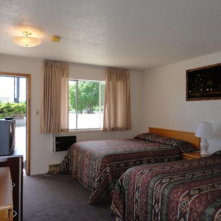Spanish Fiesta Resort Osoyoos Exterior photo