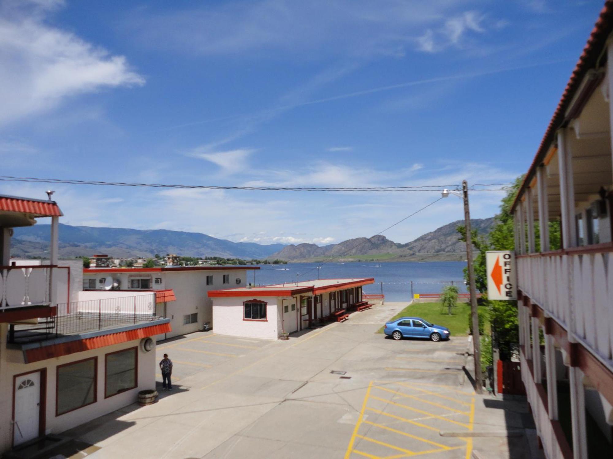 Spanish Fiesta Resort Osoyoos Exterior photo