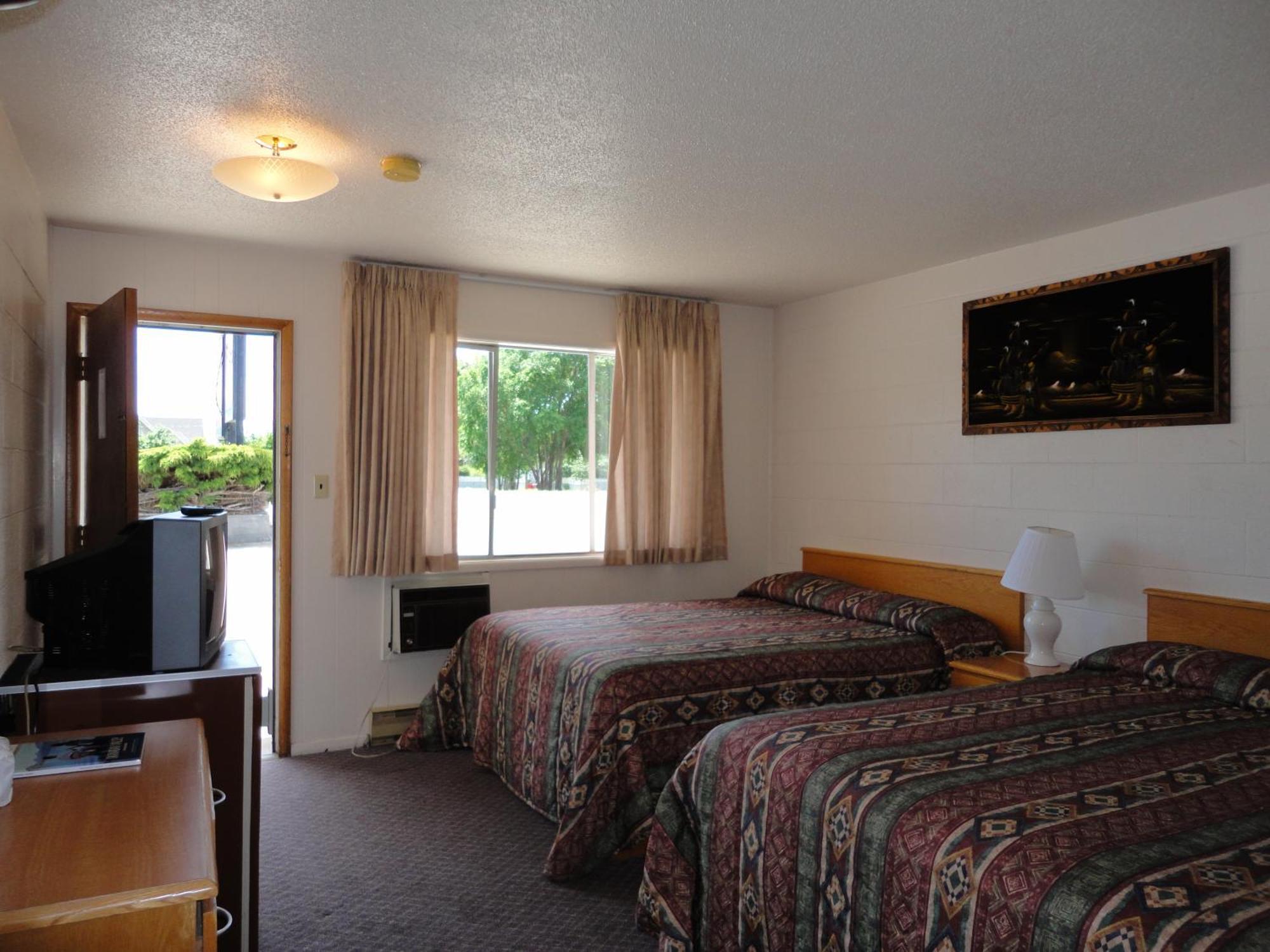 Spanish Fiesta Resort Osoyoos Exterior photo
