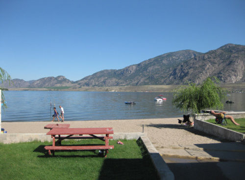 Spanish Fiesta Resort Osoyoos Exterior photo
